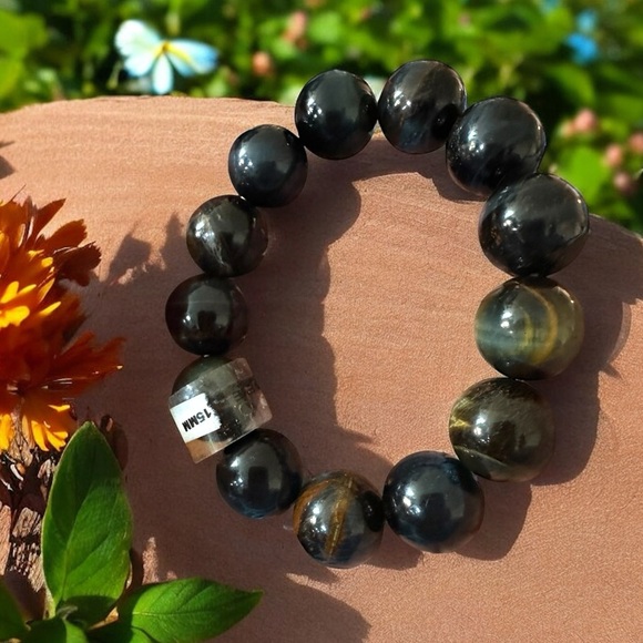 Falcon’s Eye BlueTiger’s Eye 
Crystal Bracelet - Picture 2 of 5